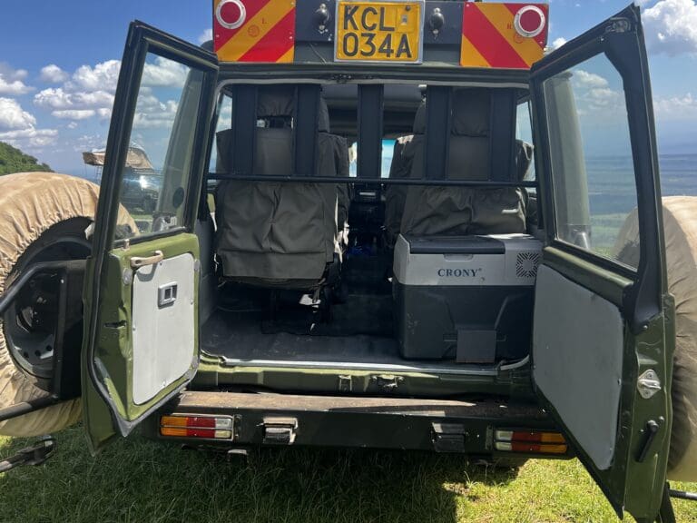 Trunk landcruiser troopy roadtrip kenya with fridge