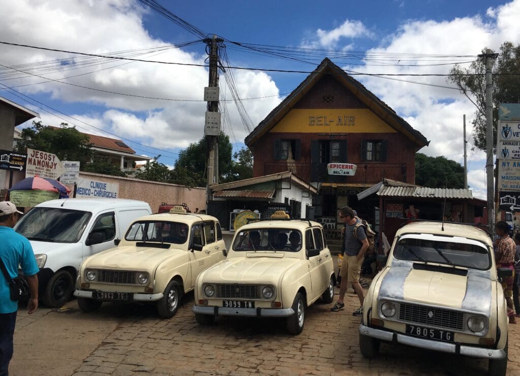 Tana Taxis Cropped